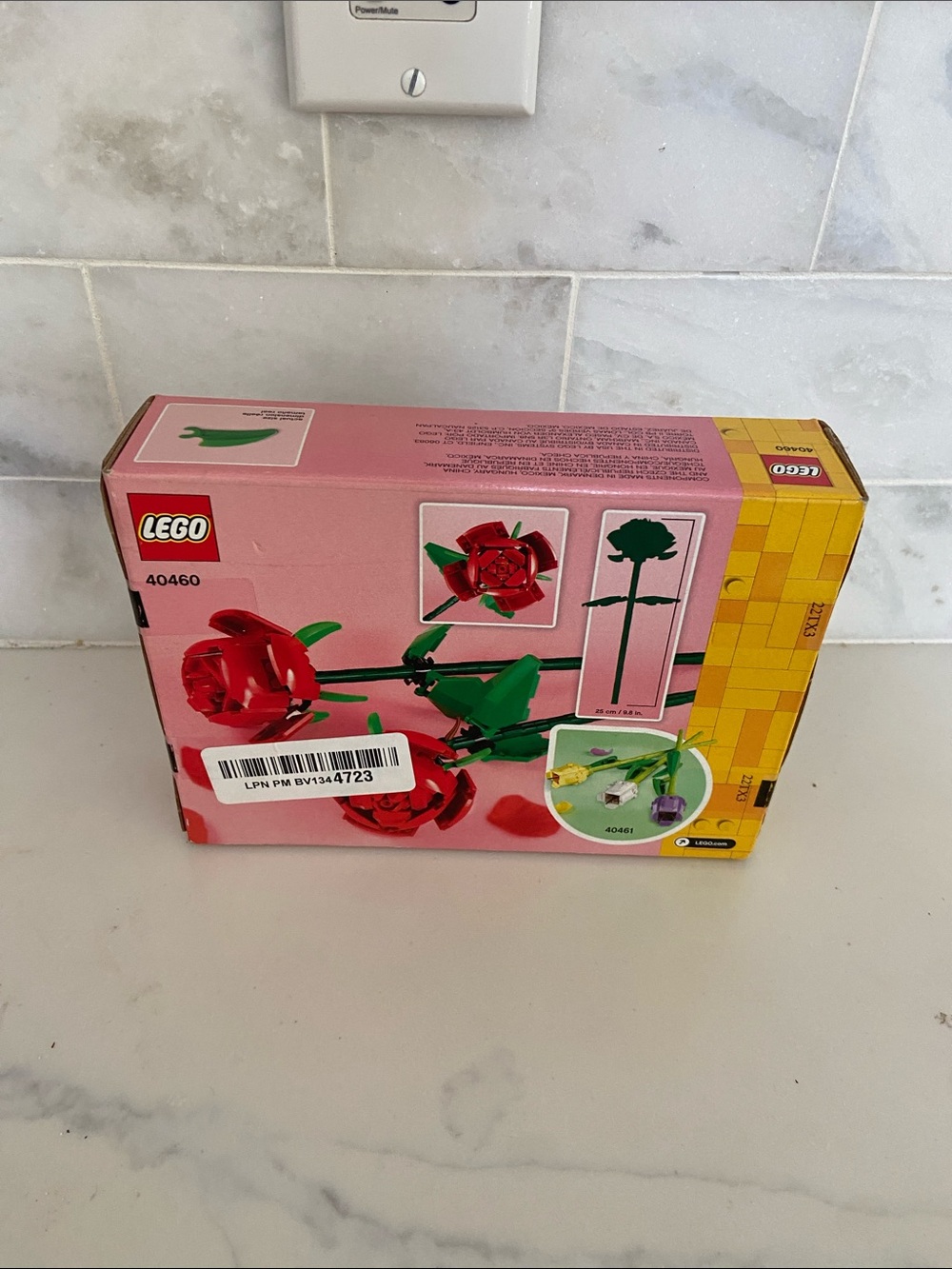 LEGO Red Roses with Green Stems - 40460 Boxed Display